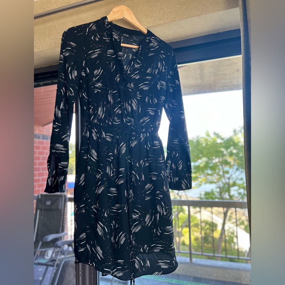 APT 9 Size 4 Dress